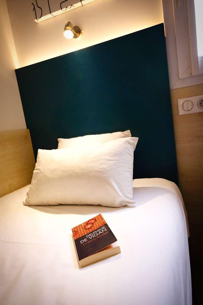 Kyriad Direct Perpignan Nord - Aeroport Rivesaltes Room photo